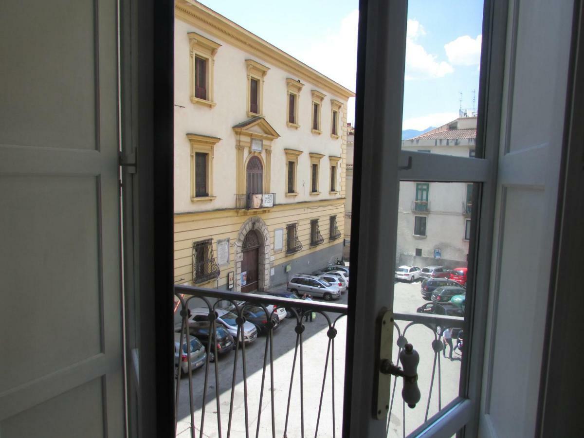 Apartamento Salerno Domus Claudia Exterior foto